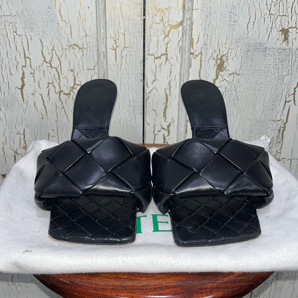 Bottega Veneta Lido Sandal size 37